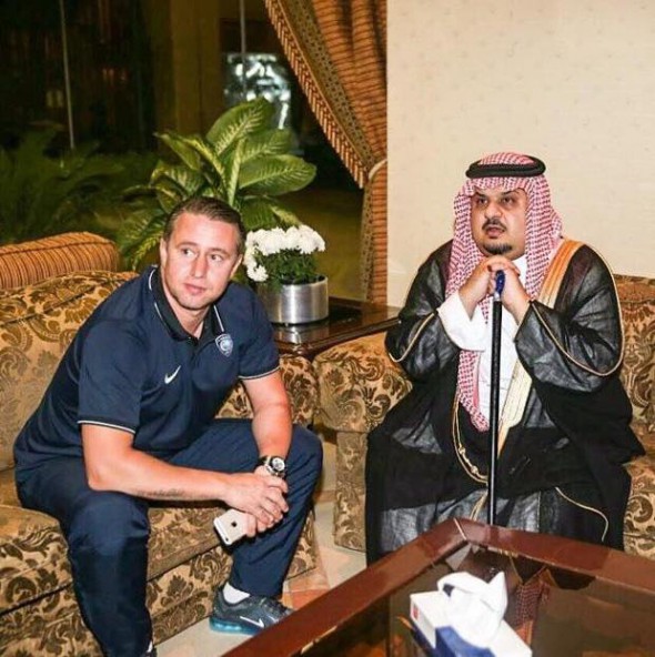 EXCLUSIV / Laurenţiu Reghecampf a povestit scena care a făcut de râs România printre arabi. ^Refuzul lui Piţurcă l-a scos din sărite: ”Abia m-am abţinut să nu-i zic una”