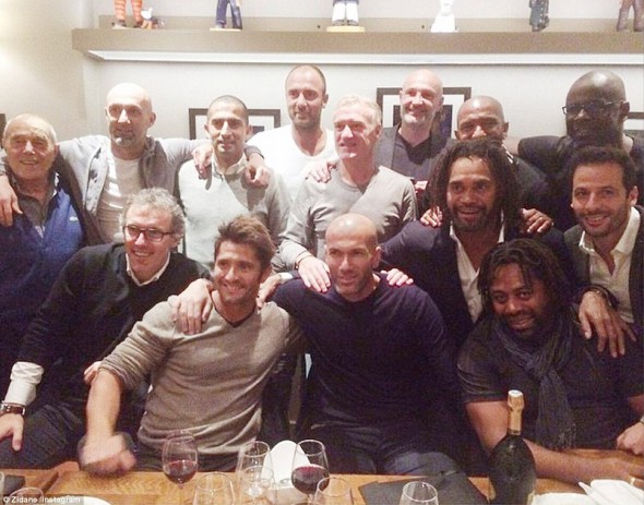 FOTO / Generaţia de Aur a Franţei s-a reunit. Zidane şi-a scos foştii colegi la cină
