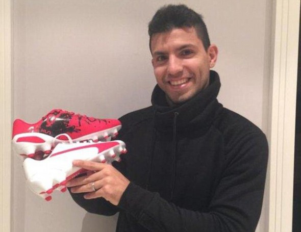 Cadou colorat pentru Aguero, înainte de meciul cu Arsenal / FOTO