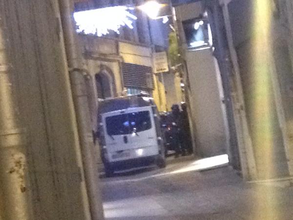 UPDATE | CRIZA CONTINUĂ în FRANȚA! Încă o LUARE de OSTATICI, la un MAGAZIN DE BIJUTERII | PRIMELE IMAGINI