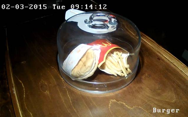 Ultimul hamburger McDonald's din Islanda a ajuns piesă de muzeu. Uite cum arată după 5 ani! VIDEO