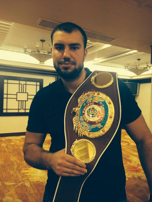 Razvan Cojanu cu centura WBO Asia Pacific