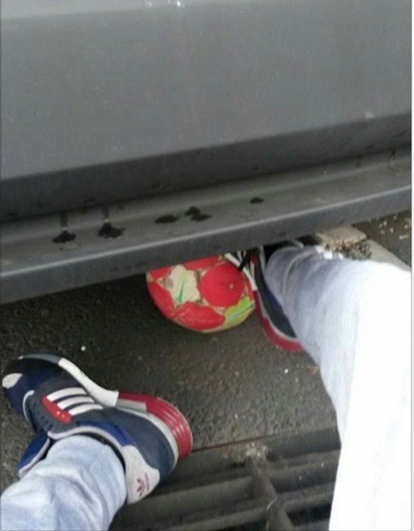 Top 10 lucruri pe care le făceam în copilărie când jucam fotbal