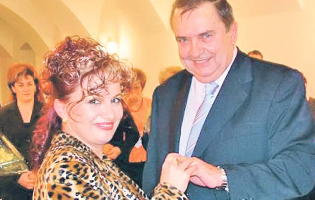 Blestemul banilor loveşte familia «Zânei»