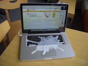 6 farse de 1 aprilie la birou | Colegii tăi de serviciu se vor amuza pe cinste