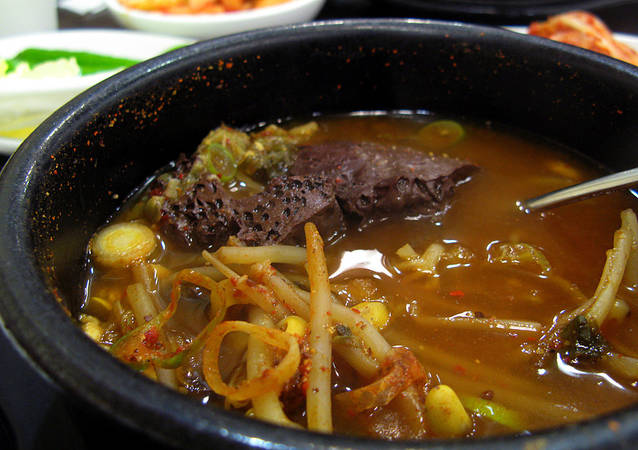 12 leacuri tradiționale pentru mahmureală din diverse colțuri ale lumii