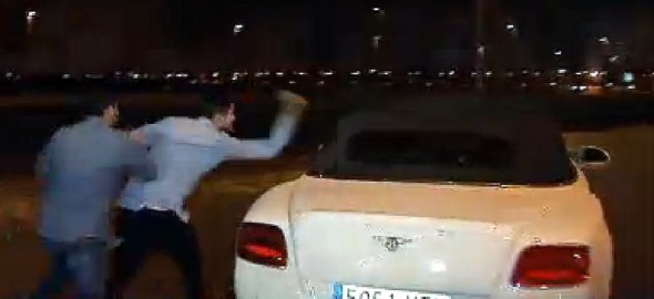 Fanii celor de la Real Madrid şi-au înjurat favoriţii şi au lovit maşinile jucătorilor! / FOTO