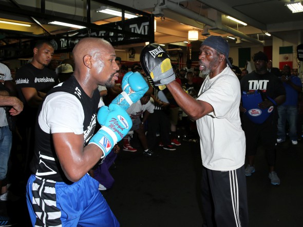 Un bulgar din vremurile lui Feri Vaștag l-a bătut pe Floyd Mayweather!
