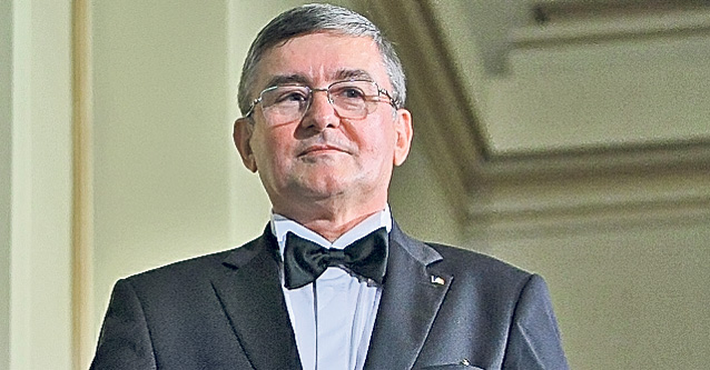 Ei sunt profii de genii! Poveştile profesorilor care scot pe bandă rulantă olimpici