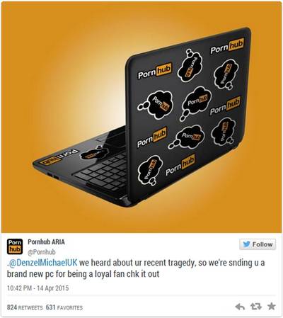Cadou de la PornHub, un laptop nou, după ce maică-sa l-a prins că se uită la pornache