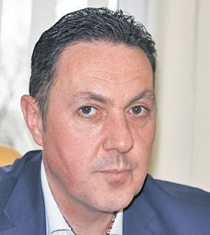 Voluntarii nu sunt primiţi în spitale. O asistentă din Iaşi a încercat 6 luni să muncească gratis. Până la urmă a emigrat