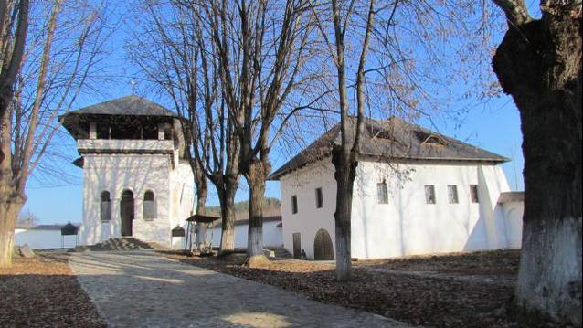 Cele mai frumoase mănăstiri la care să mergi de Înviere