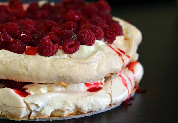 Cumpara cele mai gustoase torturi de Paste de pe Breslo.ro