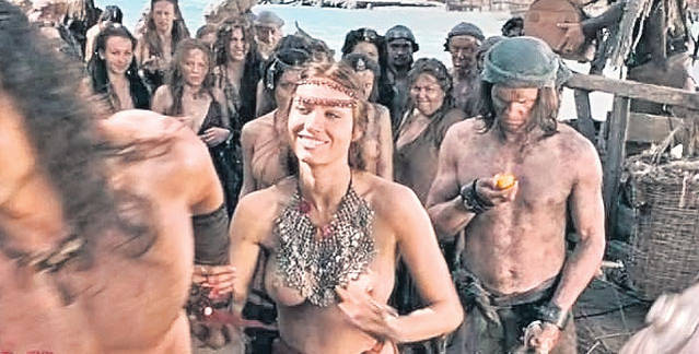 Româncele sunt primite la Hollywood doar dacă se dezbracă