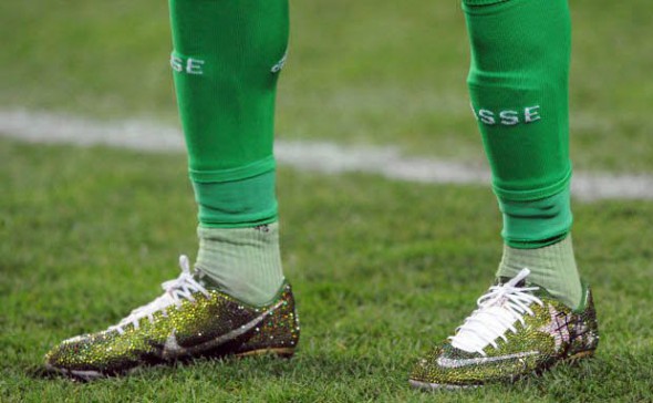 Cele 9 ”dileme” ale unui fotbalist contemporan. Râzi cu lacrimi!