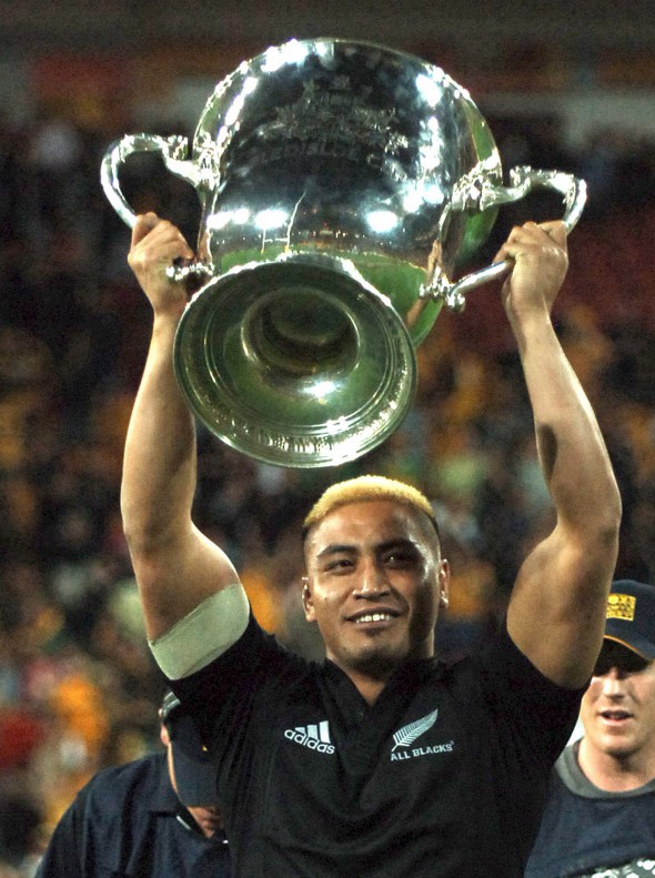 Jerry Collins dies in car crash in France