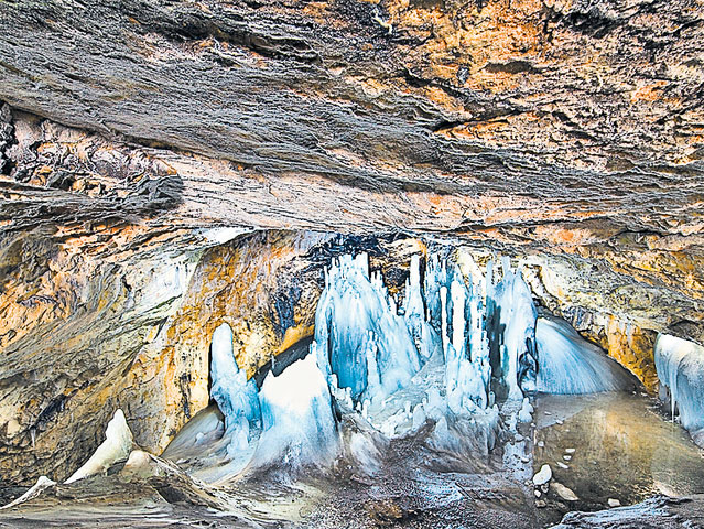 27 septembrie este Ziua mondială a turismului. Minunăţiile din România care nu au pereche în lume