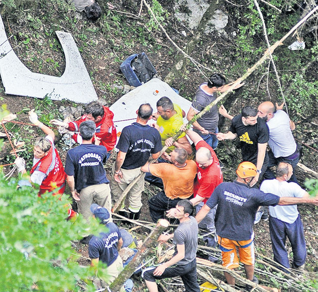 Vor să nu mai dea despăgubiri de milioane de euro | Firmele de asigurări le-au cerut medicilor legişti să întocmească un barem pentru a stabili sume fixe pentru “daunele” victimelor accidentelor