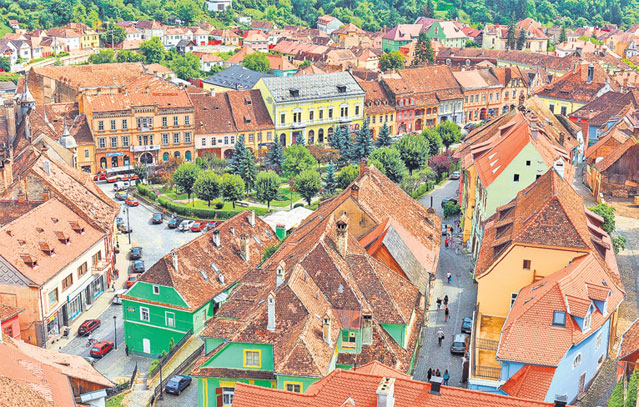 27 septembrie este Ziua mondială a turismului. Minunăţiile din România care nu au pereche în lume
