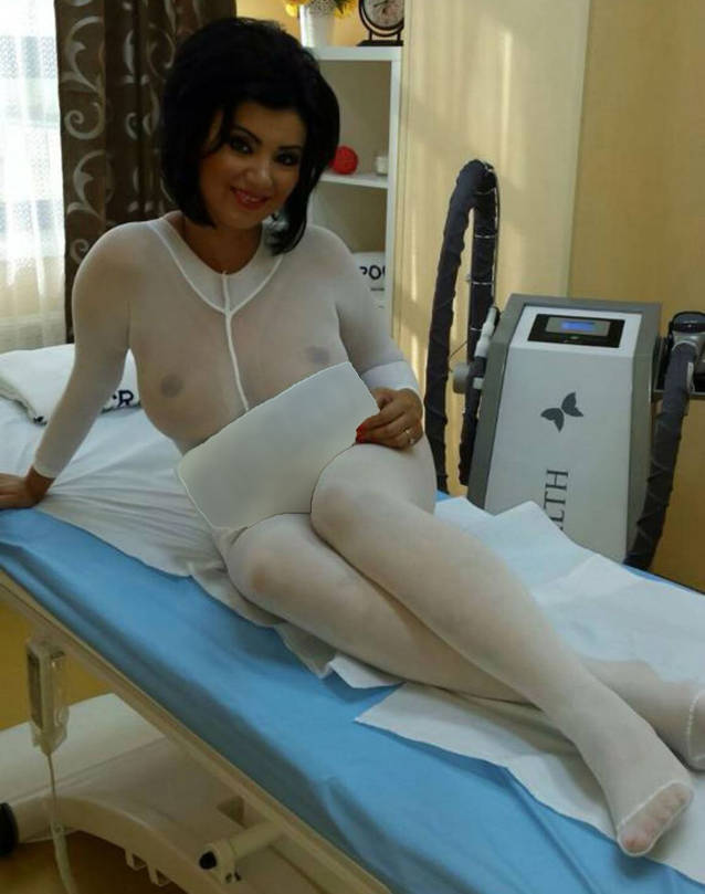 FOTO ŞOC! Adriana Bahmuţeanu, ÎN SÂNII GOI LA 41 DE ANI: ”Mă simt super bine în pielea mea”