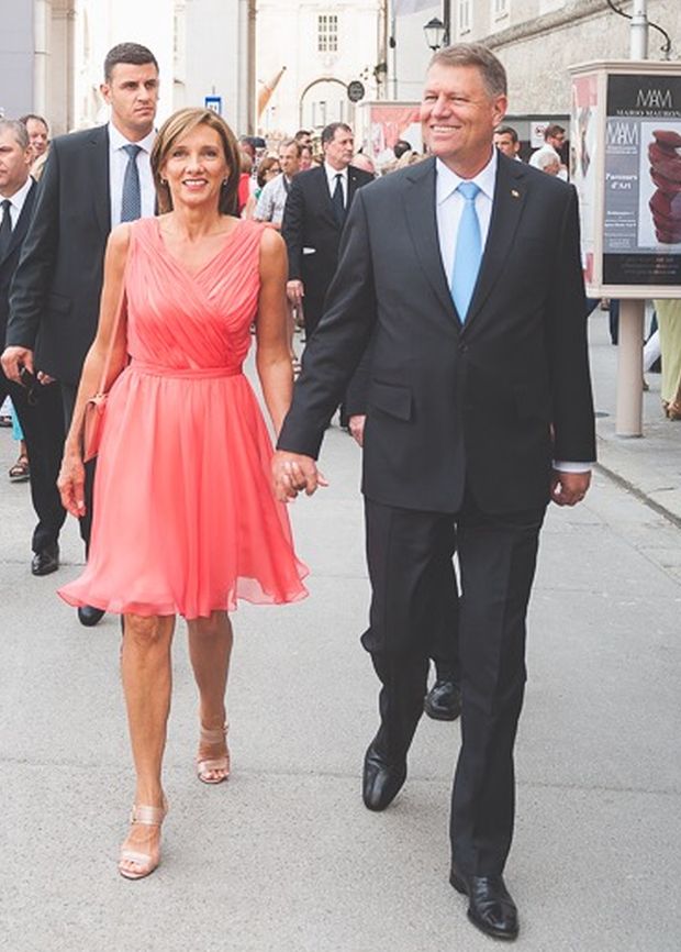 Carmen Iohannis, o nouă apariţie impresionantă. Cum s-a îmbrăcat Prima Doamnă la Festivalul de la Salzburg