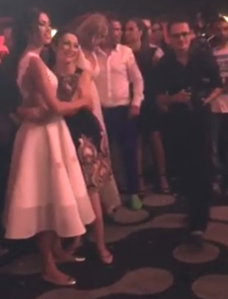 Adrian Minune, dedicație EMOȚIONANTĂ pentru Pepe și nași, la petrecerea de botez| FOTO & VIDEO