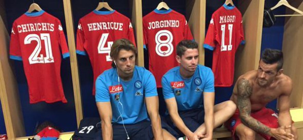 Tricoul lui Vlad Chiricheș iese mai des în fa   FOTO: Twitter