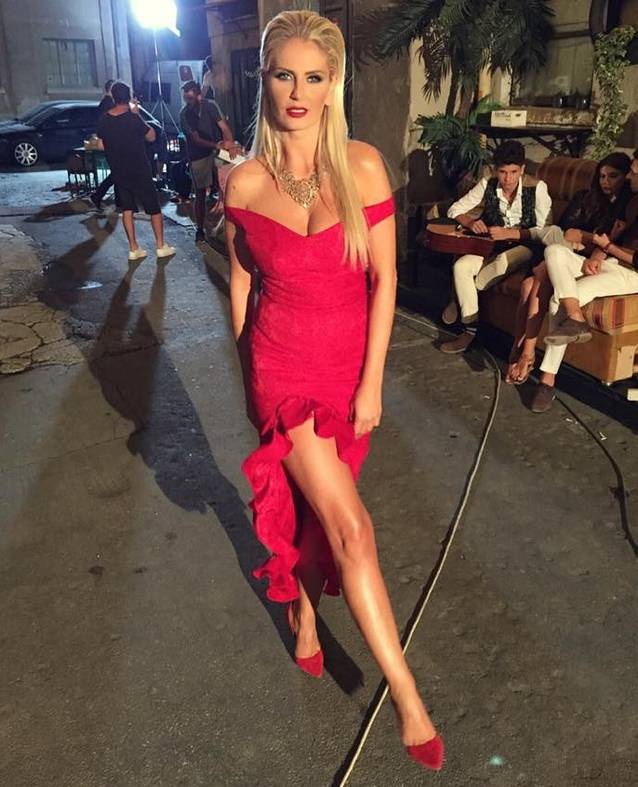 Andreea Bănică, SUPER SEXY, la filmările noului videoclip! Ce imagine a ajuns pe internet | FOTO ÎN ARTICOL