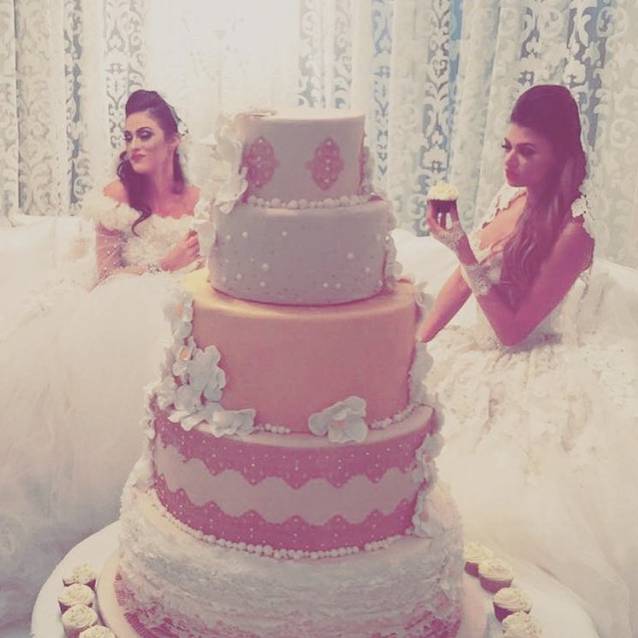 Ramona Gabor, superbă în ROCHIE DE MIREASĂ! ȘI tortul a fost spectaculos | FOTO ÎN ARTICOL