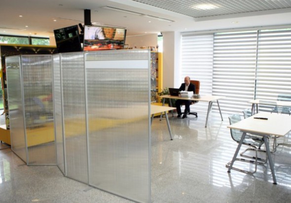 Ion Vlădoiu, în biroul de la FRF   FOTO: Daniel Conțescu