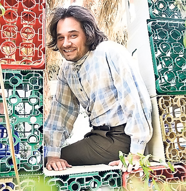 Încercare cu iz de disperare. Tot mai mulţi artişti cu state vechi îşi încearcă norocul la concursurile TV