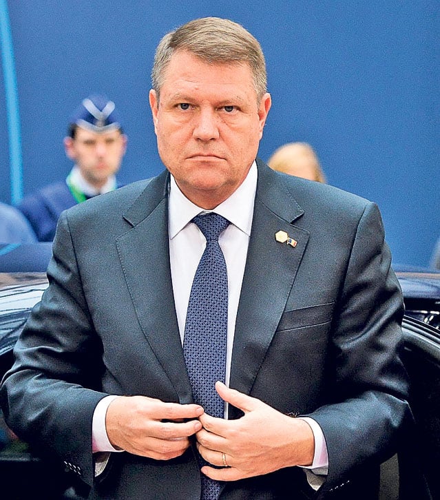 A ieşit lumea în stradă! «Demisia interesului naţional»