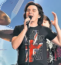 Încercare cu iz de disperare. Tot mai mulţi artişti cu state vechi îşi încearcă norocul la concursurile TV