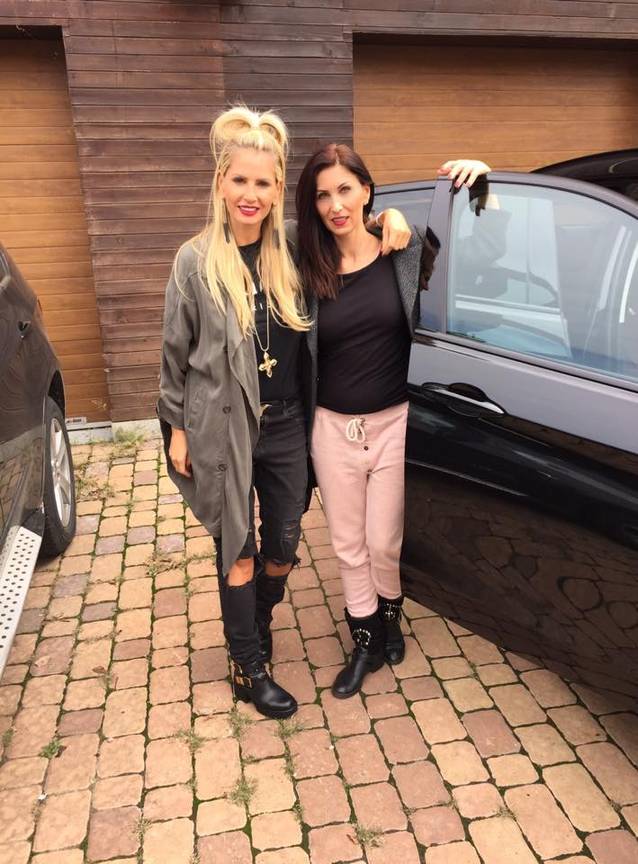 CE FRUMOASĂ este sora Andreei Bănică! Fanii artistei sunt extaziați | FOTO ÎN ARTICOL