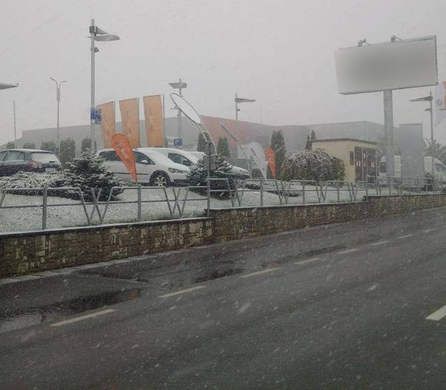 NINGE CA-N POVEȘTI! Codul Portocaliu de viscol și ninsori a intrat în vigoare | FOTO