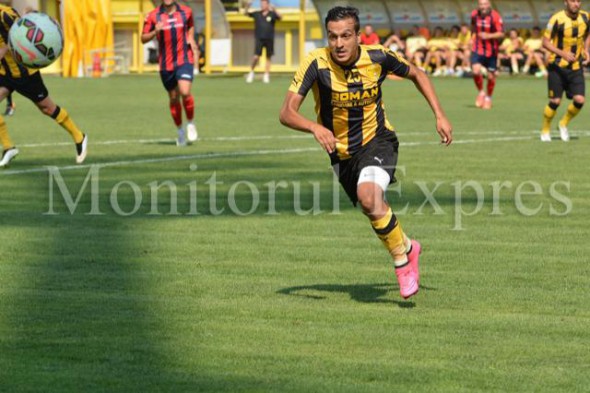 Avramamical_fc_braso_2015110408