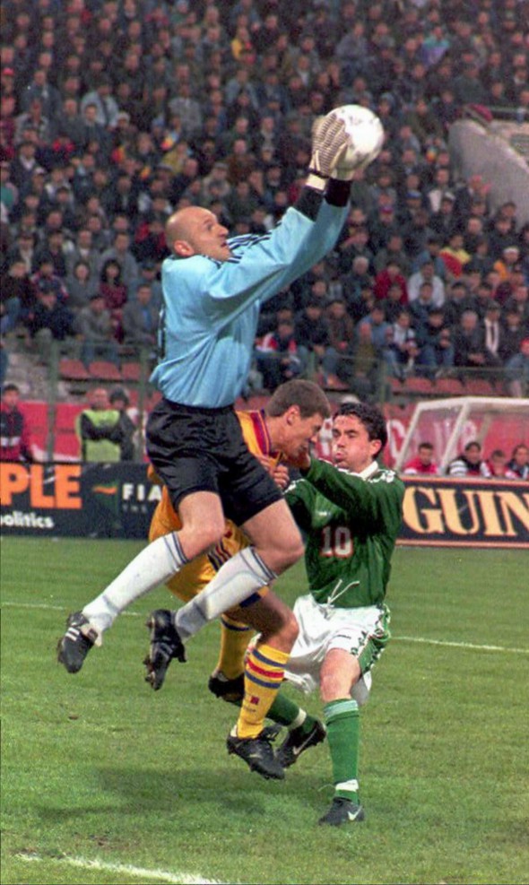 SOCCER-ROM VS IRL-WC QUALIFIER