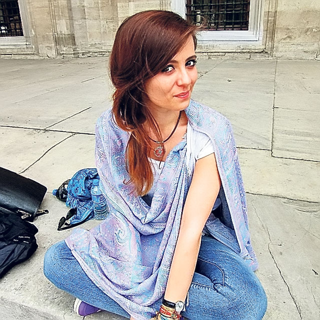 Agonie | Rudele victimelor care au supraviețuit catastrofei din Colectiv fac nopți albe la secțiile de Terapie Intensivă