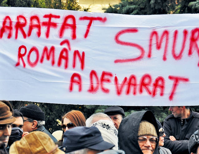 Forța străzii dă jos guverne! Explicația specialiștilor: «Societatea civilă a devenit importantă»