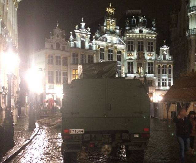 UPDATE | ATENTATE PARIS | Operațiune antiteroristă la Bruxelles. Străzi și restaurante închise. Se aud focuri de arme