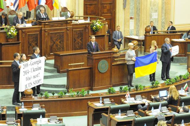 Al doilea om după Putin e interzis în UE, dar a ajuns în România