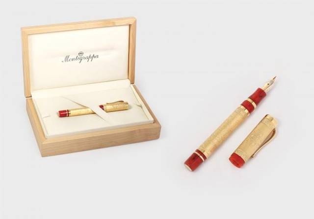 Unele dintre cele mai preţioase obiecte ale lui Vadim Tudor, scoase la licitaţie. Ce vinde familia Tribunului