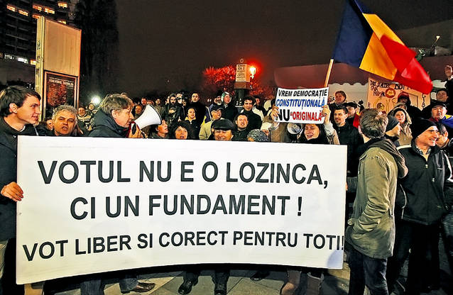 Forța străzii dă jos guverne! Explicația specialiștilor: «Societatea civilă a devenit importantă»