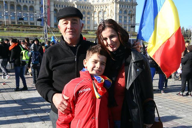 Armata română dă onorul! Forțele militare ale țării noastre au ieșit în stradă de Ziua Națională | FOTO