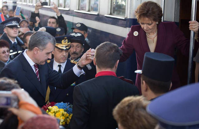 Mândrește-te, române! Costumele populare au fost «uniformă» pentru ziua de 1 Decembrie | FOTO