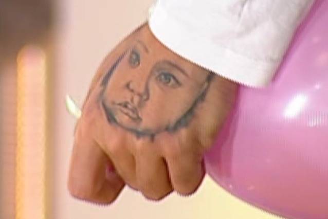 Alex Velea și-a tatuat chipul fiului său, Dominic | FOTO ÎN ARTICOL