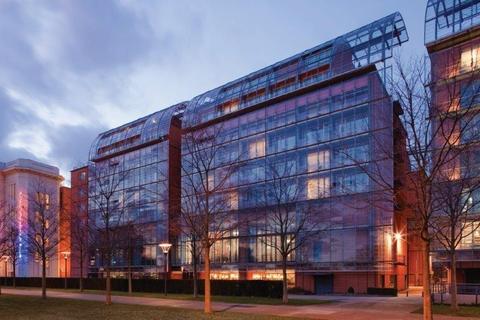 2241284-Lyon-Marriott-Hotel-Cite-Internationale-Hotel-Exterior-1-DEF