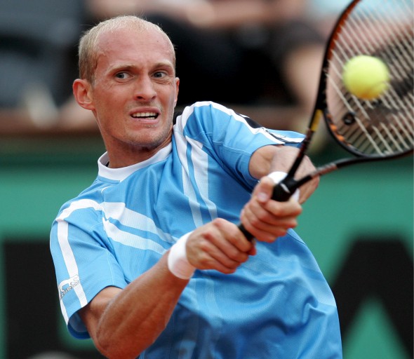 Scandalul blaturilor din tenis. Noi dezvăluiri: ^SMS-urile primite de Martín Argüello înaintea meciului “comic” cu Nikolai Davidenko