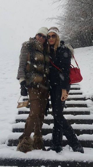 În plin scandal, Valentina Pelinel e cu zâmbetul pe buze și se distrează departe de țară