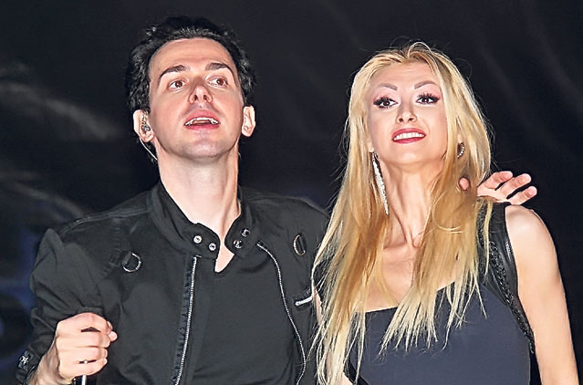 Andreea Bălan recidivează | A plătit din nou pentru compania unui bărbat